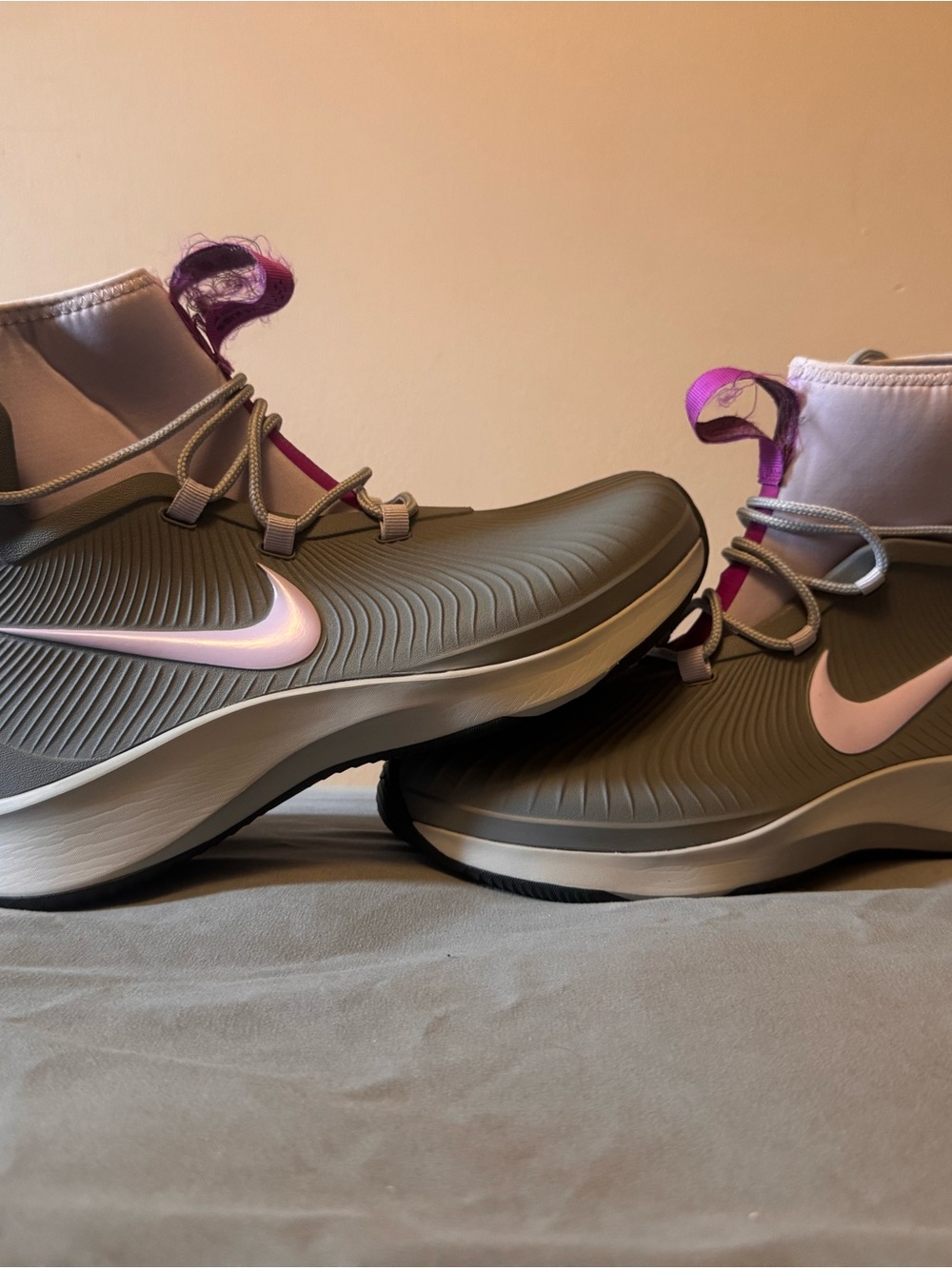 Nike Women's light purple Athletic Mid-Top rain boots